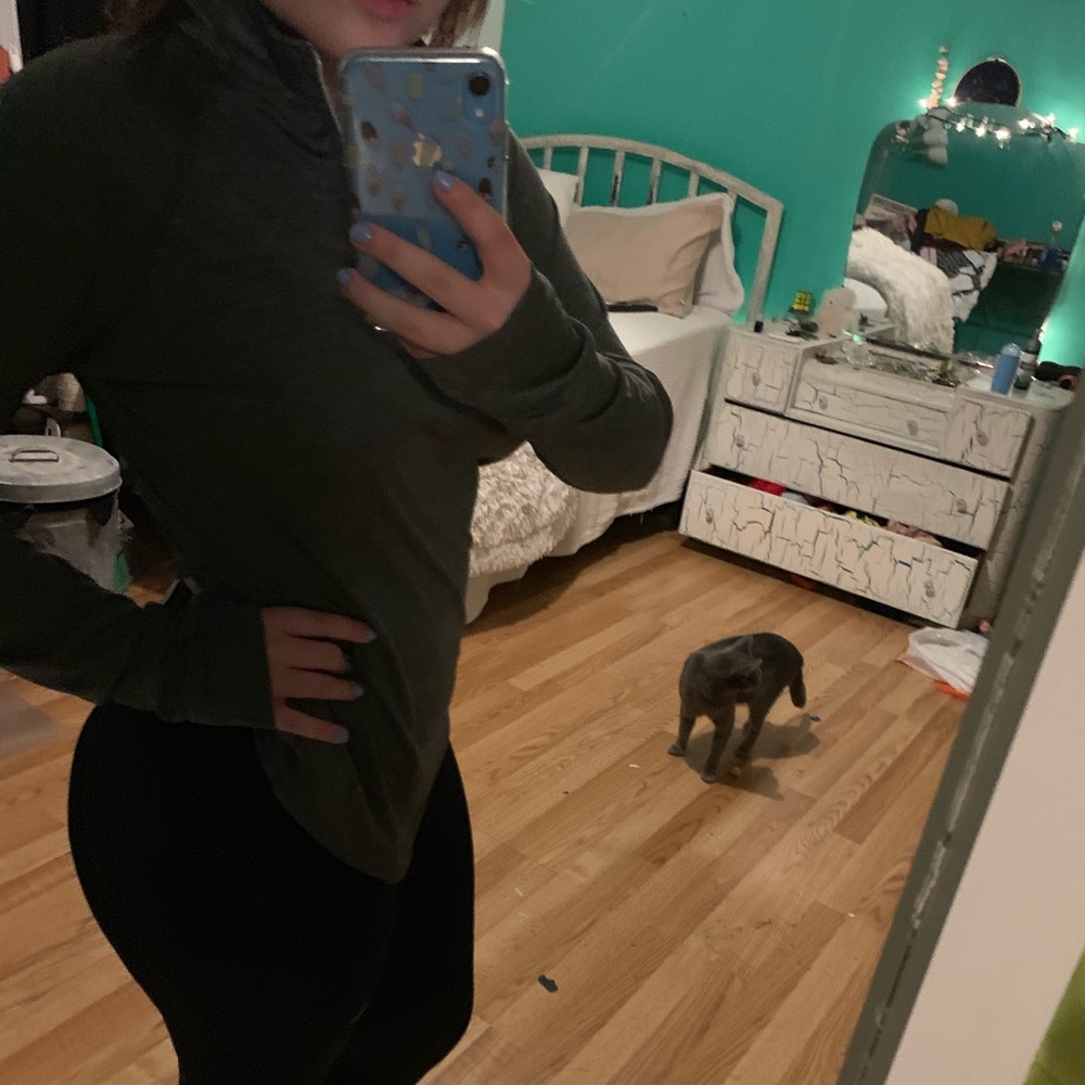 Athletic pullover